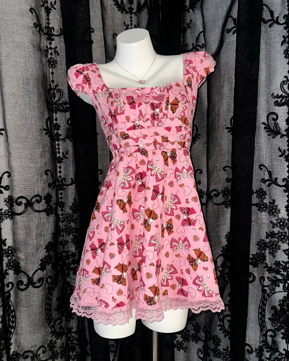 pink ribbon graphic lace dress 상품이미지1