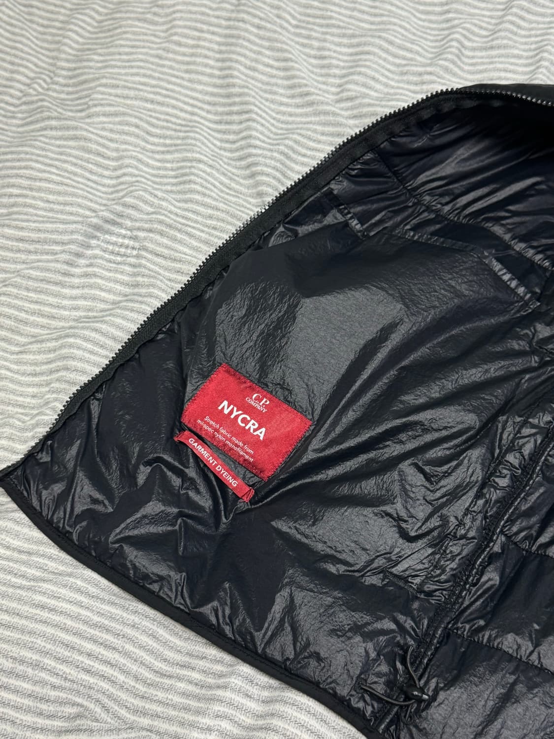 CP컴퍼니 블랙 경량패딩 조끼(XL) 상품이미지9