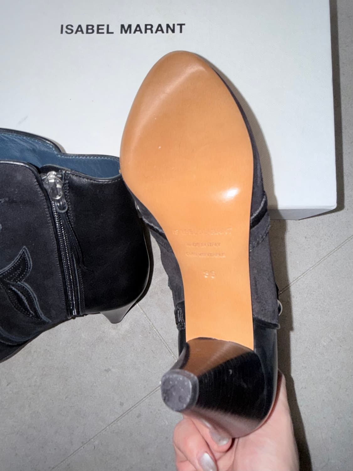 새제품! 이자벨마랑 블랙 스웨이드 앵클 부츠 36 상품이미지2