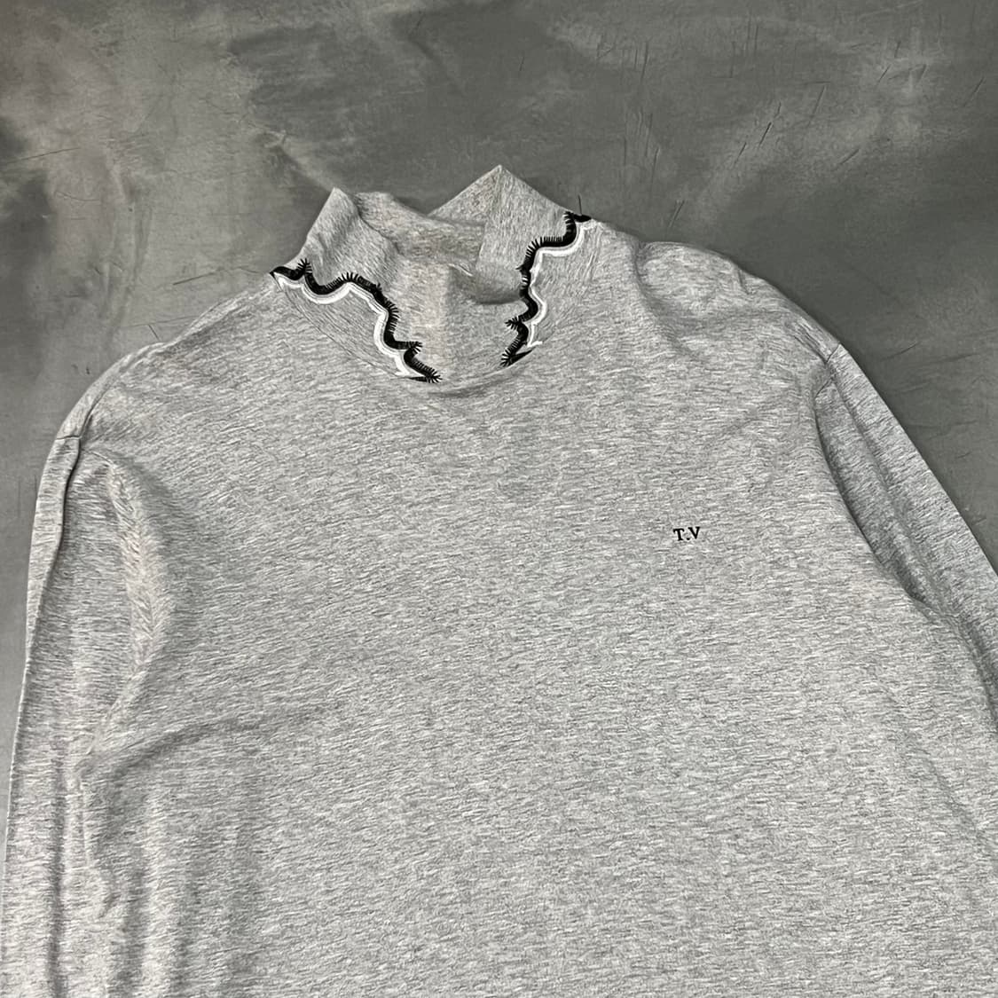  토가 자수 터틀넥 티셔츠 y14936 상품이미지3