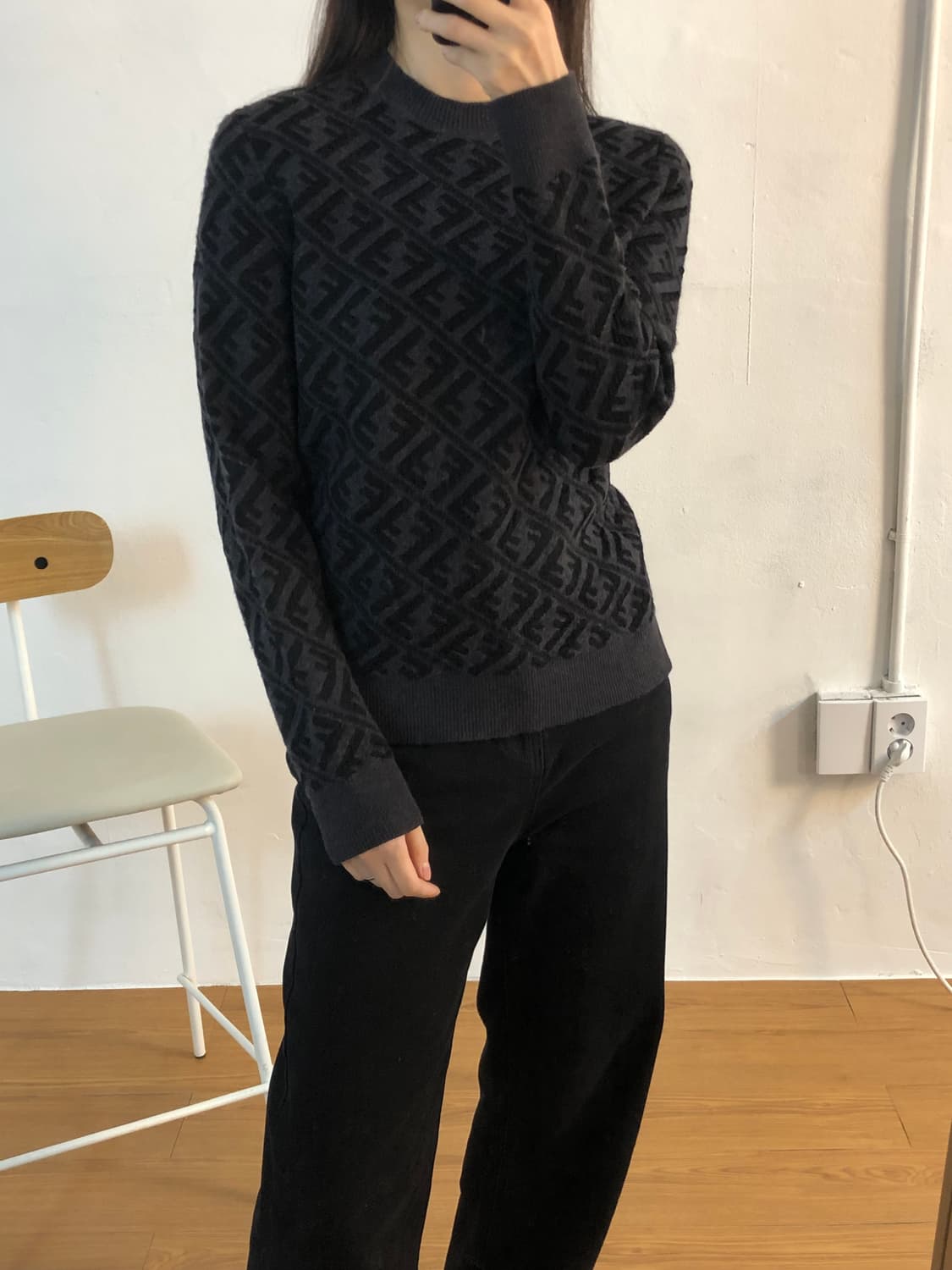 펜디 모노그램 주카 패턴 라운드넥 스웨터 상품이미지4