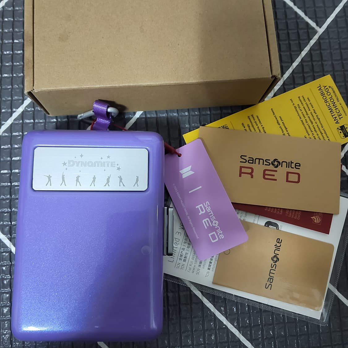 새상품 방탄 BTS 쌤소나이트 다이너마이트 콜라보 미니케이스 상품이미지1