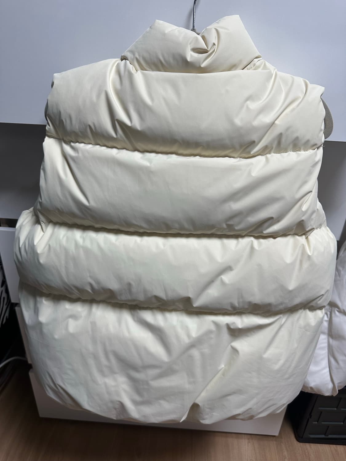 lmc 패딩베스트 크림색 M사이즈(품절상품) 상품이미지3