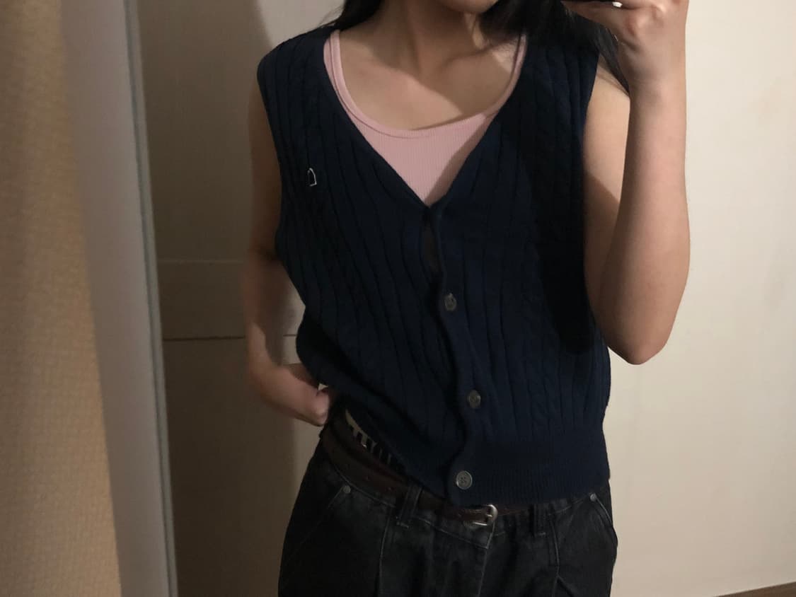 꼬모니노즈 버튼 니트 베스트 네이비 상품이미지1