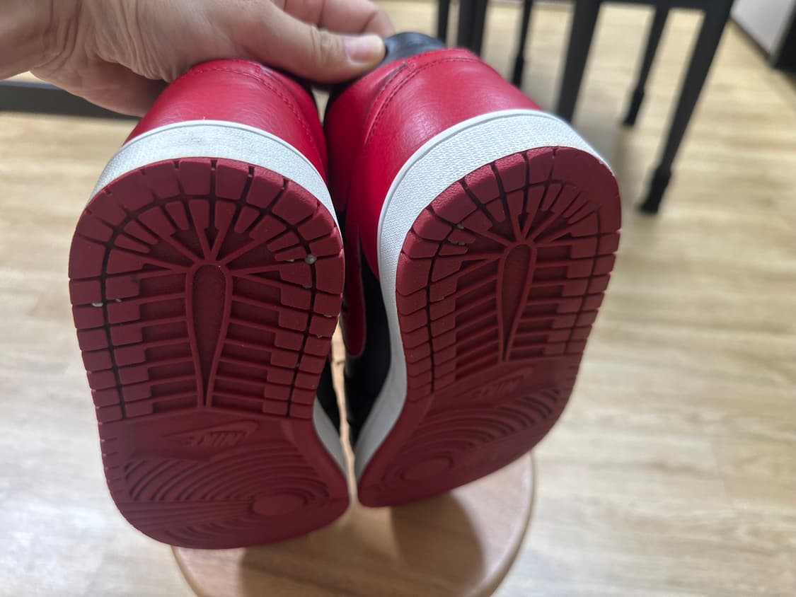 나이키 에어 조던 1 미드 브레드 265mm 상품이미지7