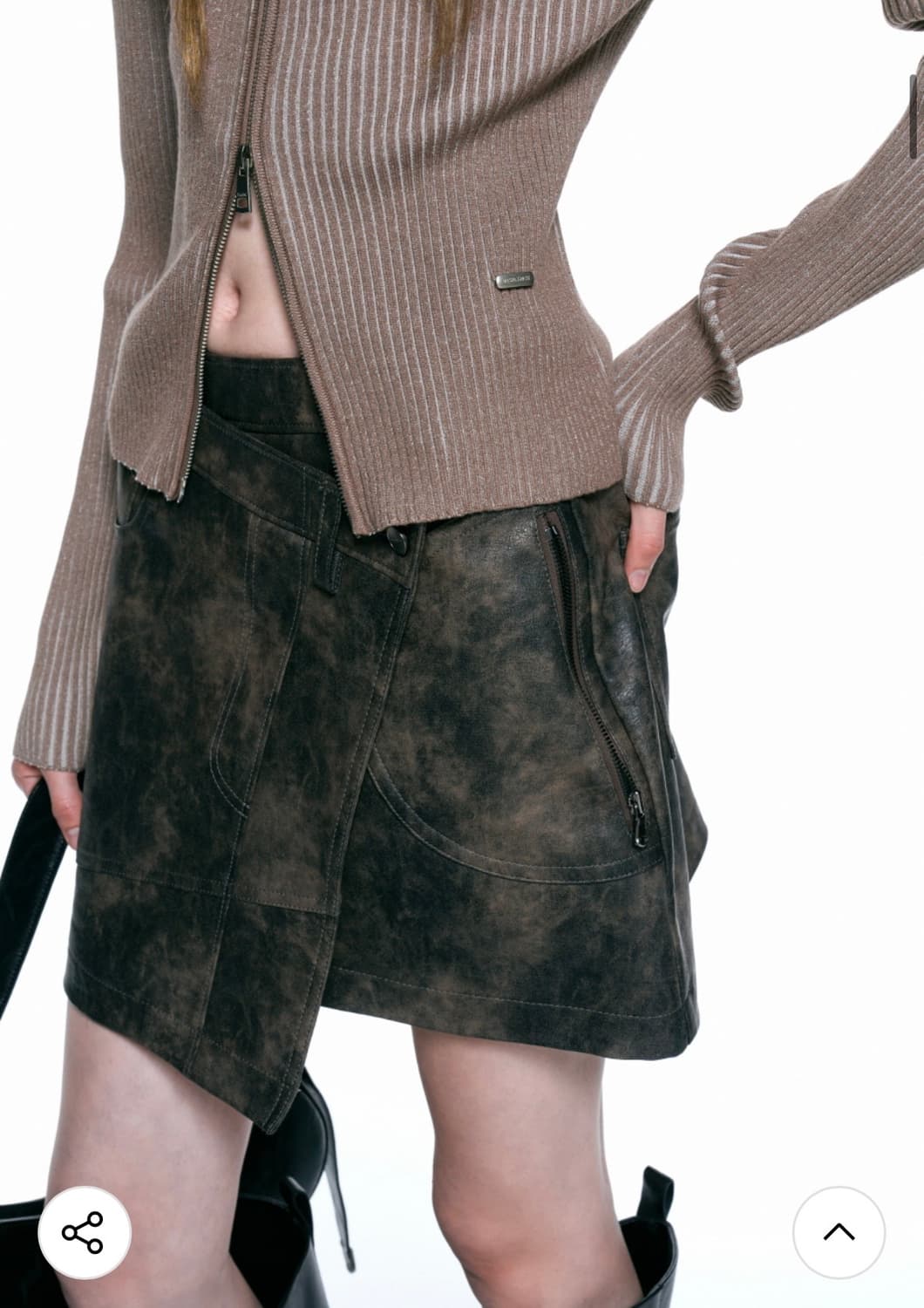 인사일런스우먼 언밸런스 레더 스커트 brown 상품이미지3