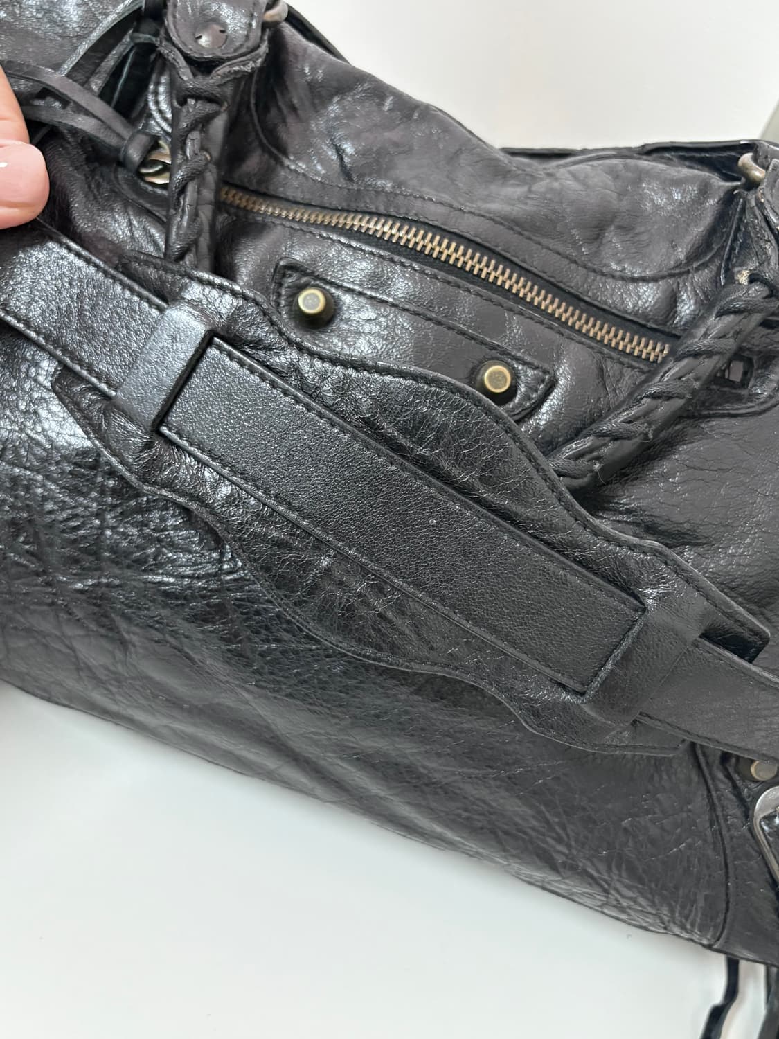 발렌시아가 시티 모터백 블랙 미디움 상품이미지5