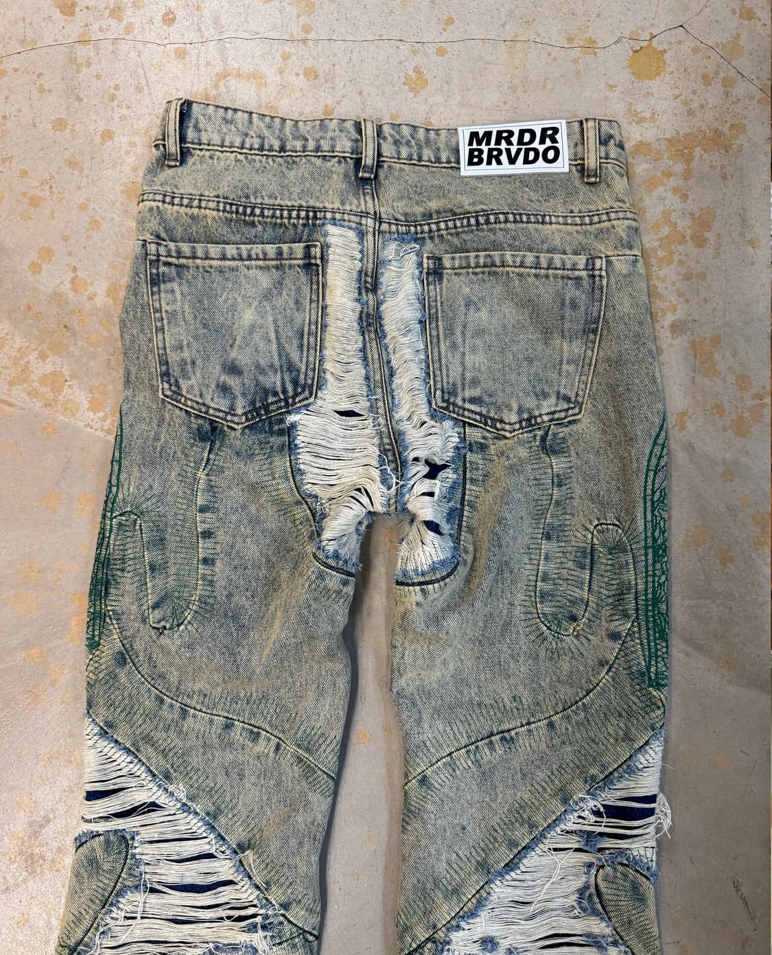 Who desides war embroidery jean 상품이미지10