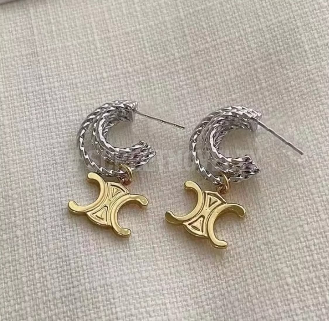 셀린느 트리옹페 트위드 이어링 상품이미지6