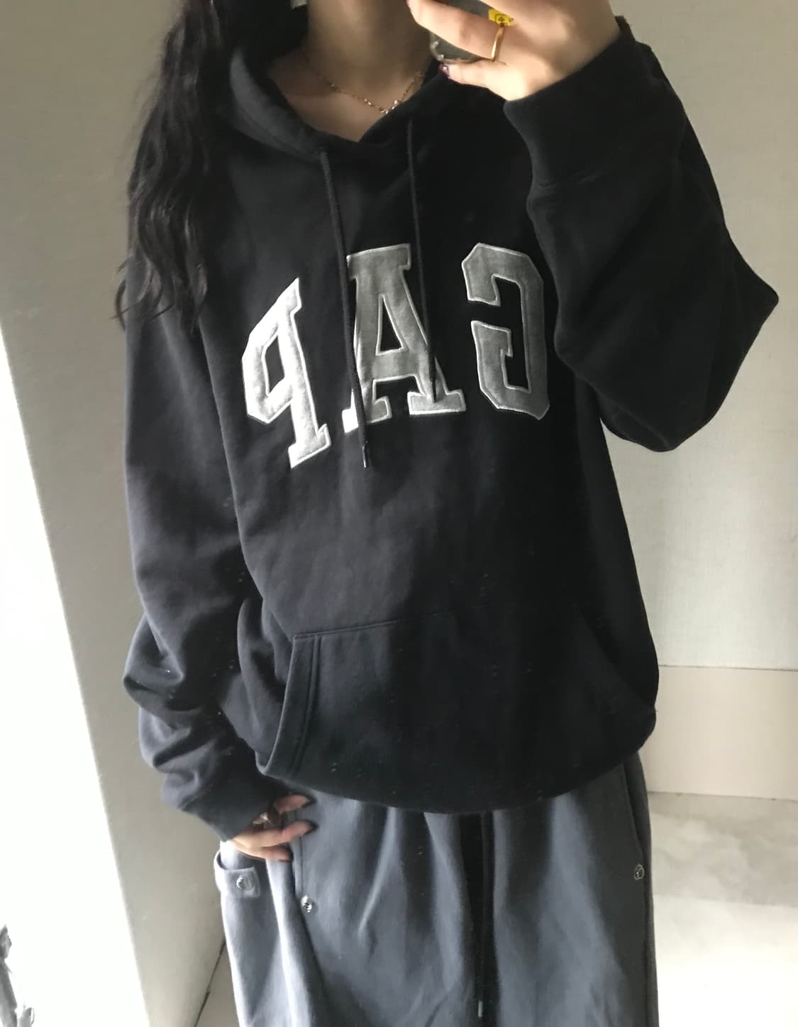 갭 블랙 오버핏 후드티 상품이미지3