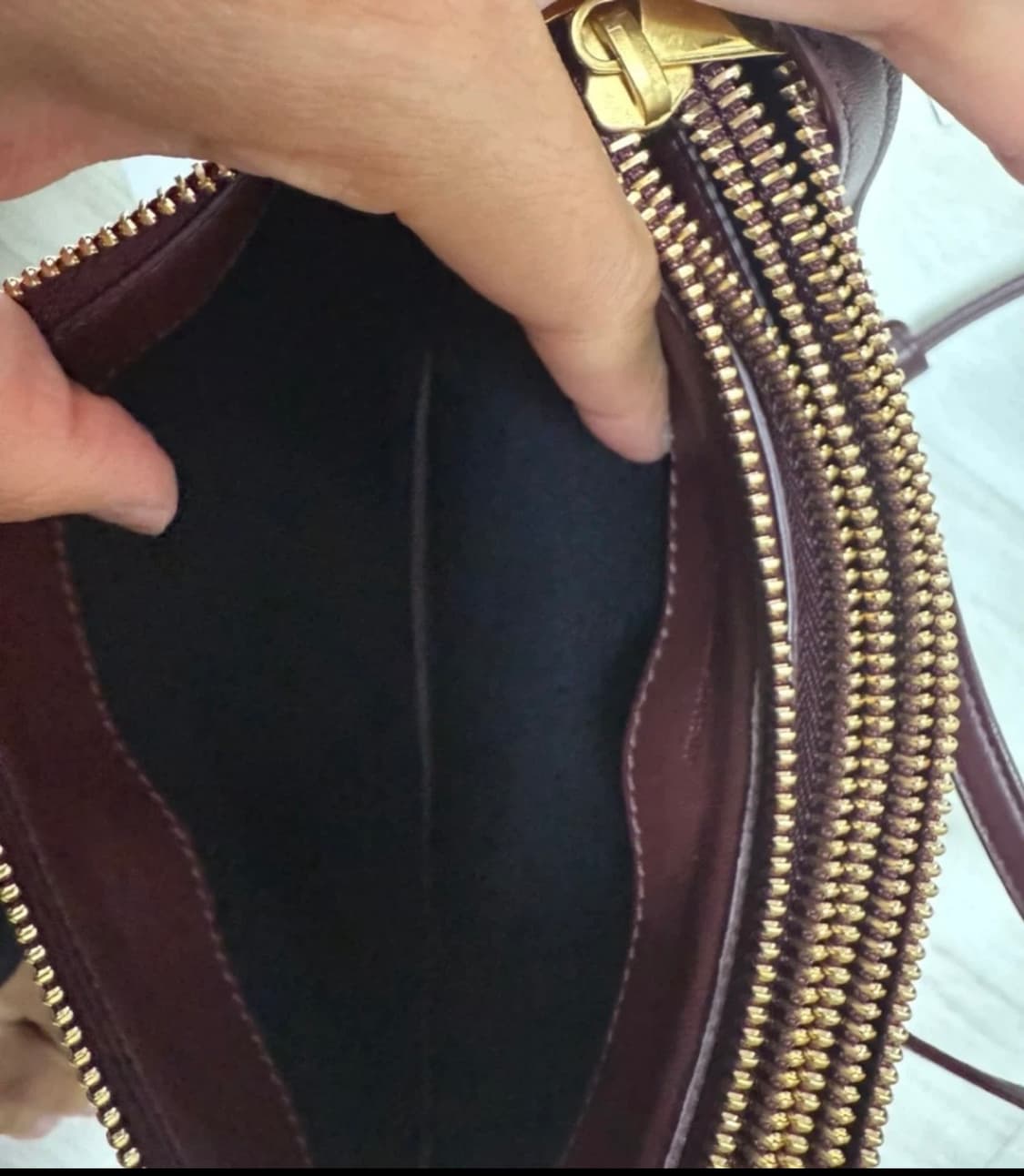 셀린느 트리오백 버건디 상품이미지3