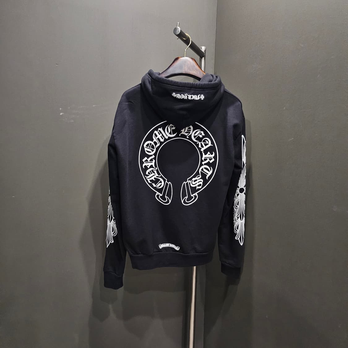 크롬하츠 홀스슈 플로랄 플리스 집업 후드 블랙 상품이미지5