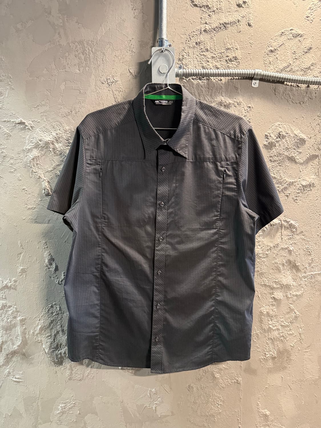 아크테릭스 ARCTERYX 릿지라인 반팔 셔츠 차콜 S 상품이미지1