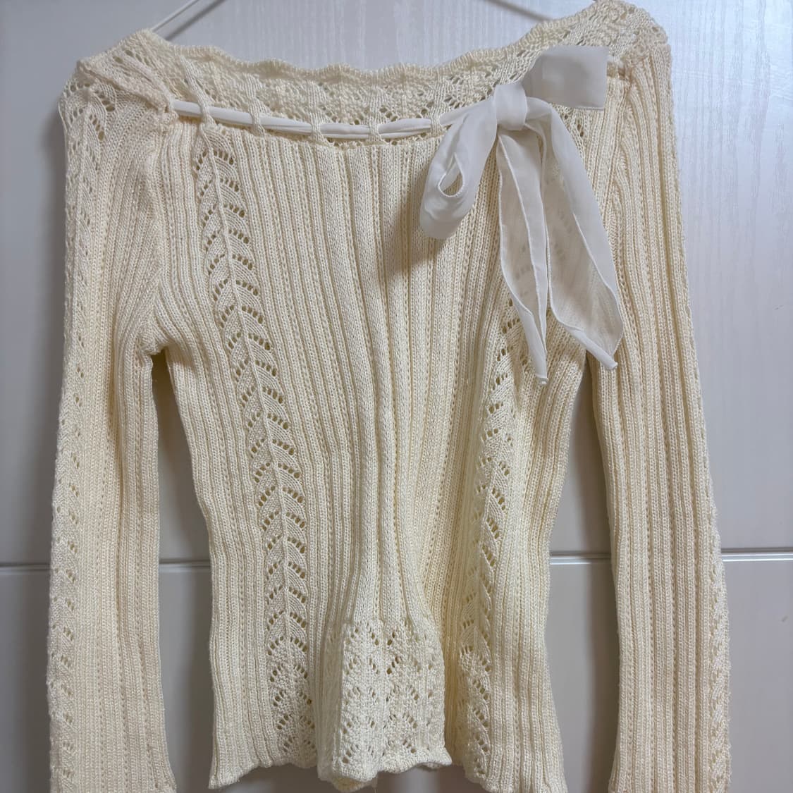 아이보리 니트 오프숄더 쉬폰 리본 포인트 상품이미지1