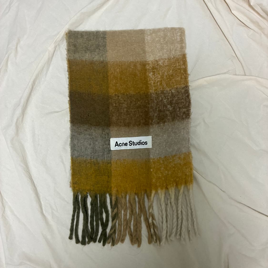 아크네 스튜디오 모헤어 체크 머플러 상품이미지1