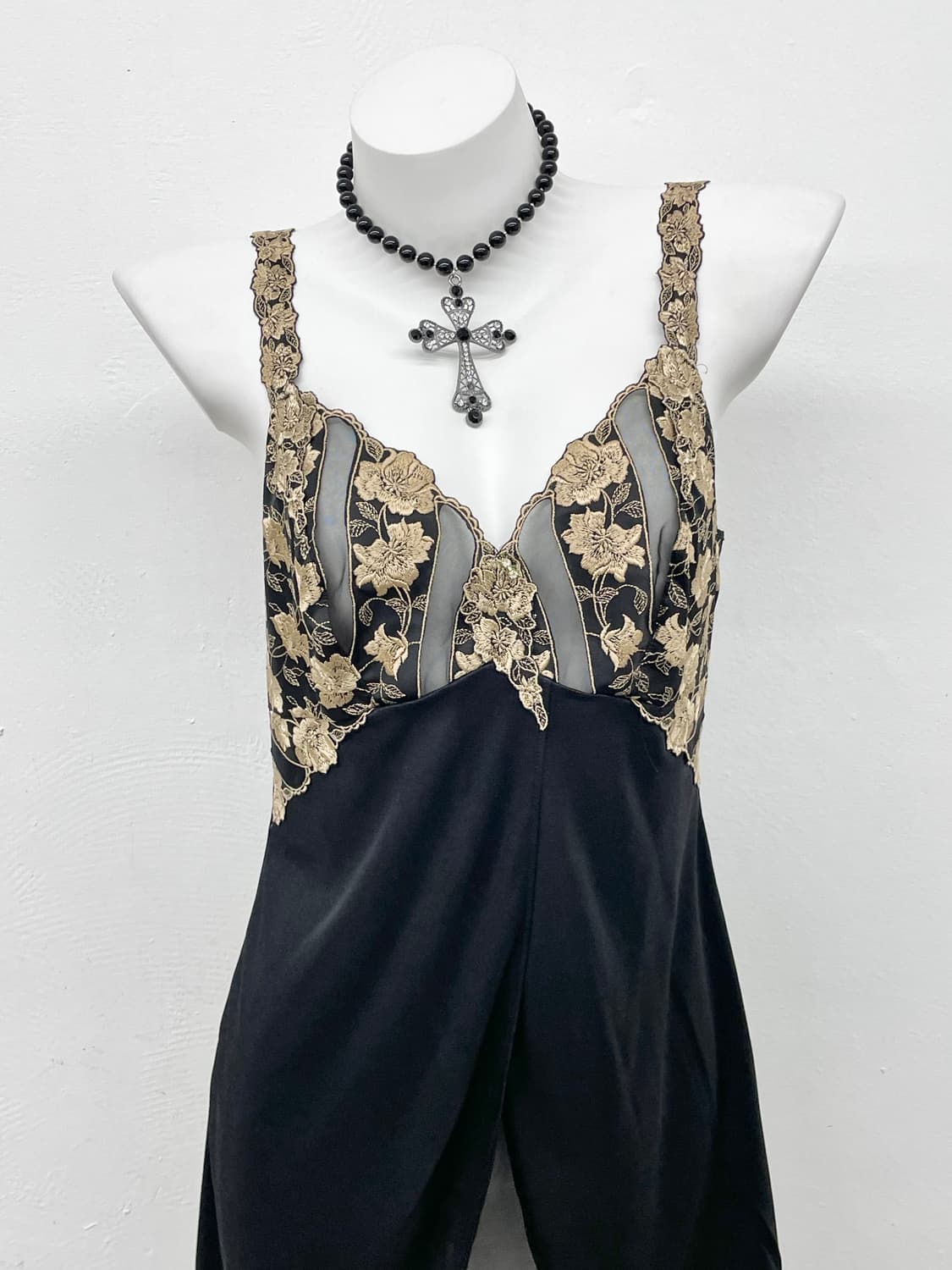 블랙 로즈 자수 슬립 상품이미지2