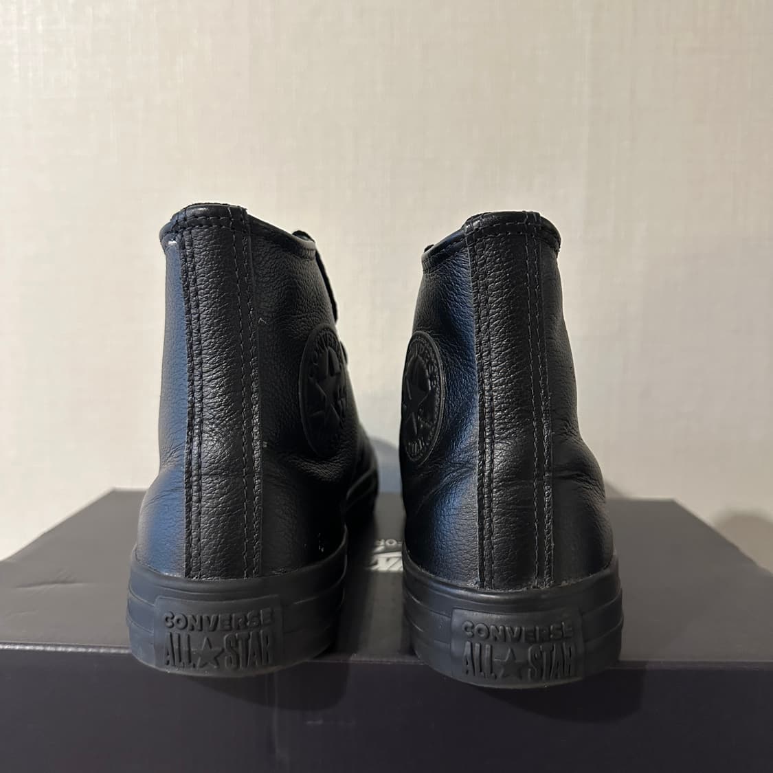 컨버스 하이 레더 올블랙 245 상품이미지3