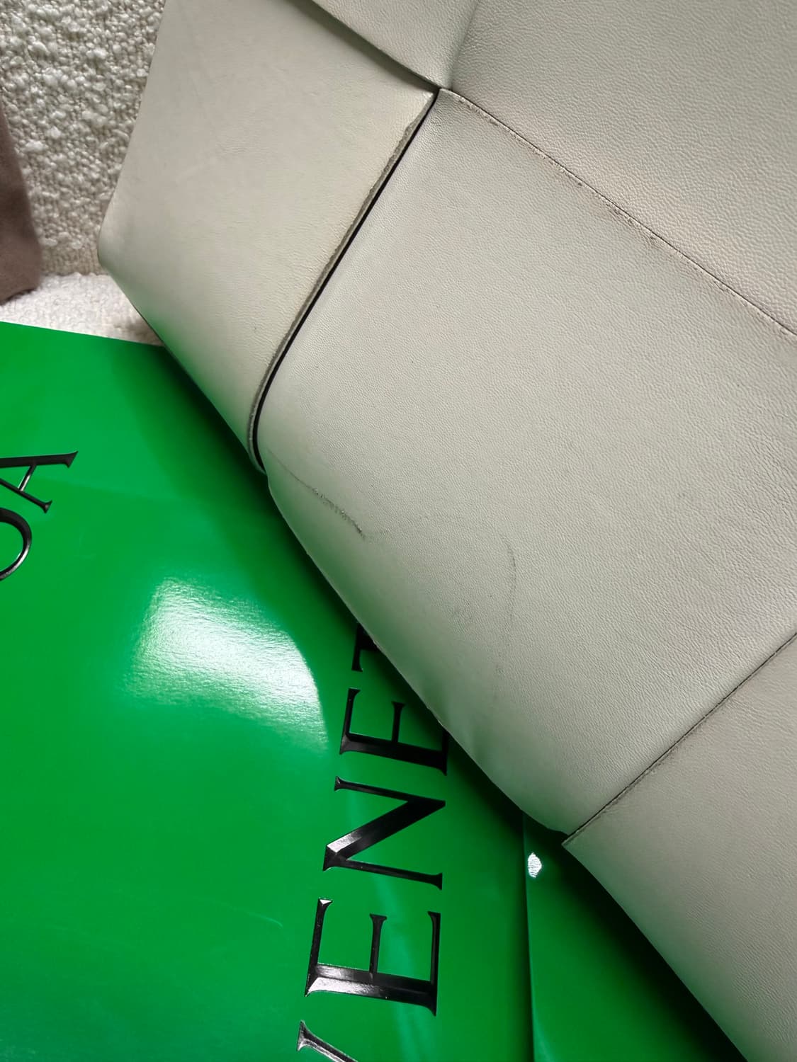 보테가 베네타 아르코 토드백 미듐 화이트 상품이미지7