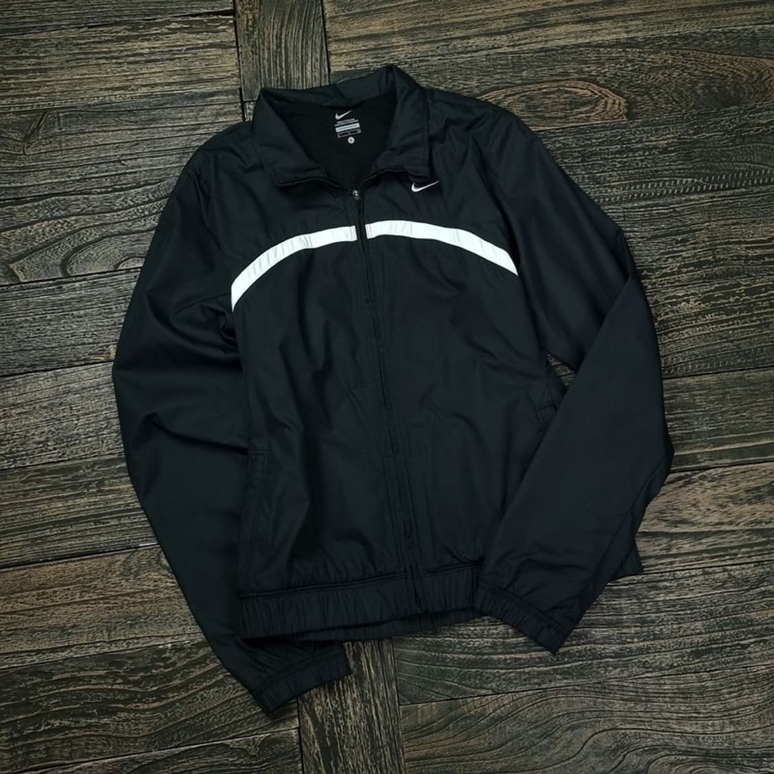 [나이키] 스우시 슬림핏 바람막이 자켓 블랙 M17582 상품이미지1