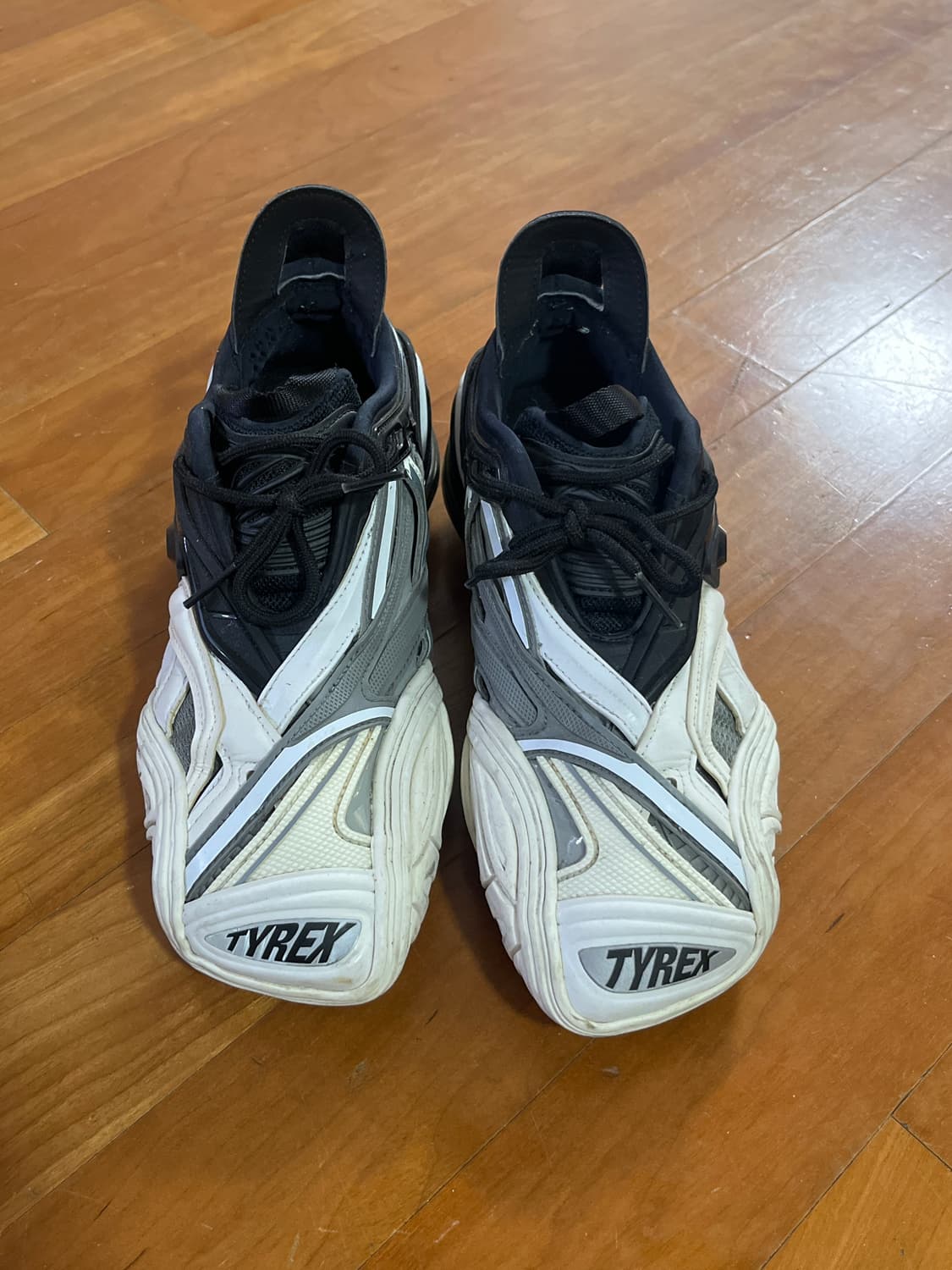 발렌시아가 타이렉스 37 상품이미지1