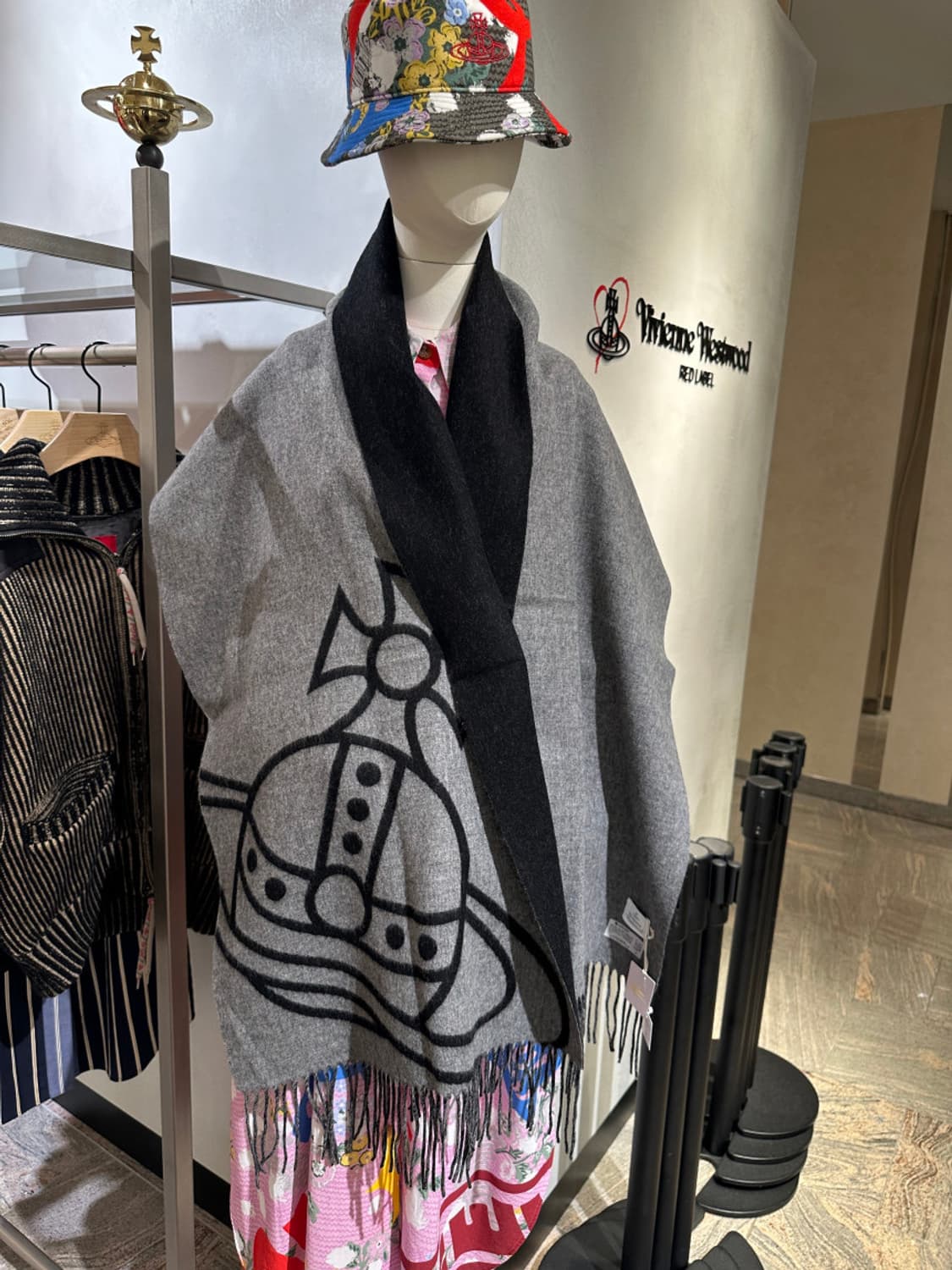 비비안웨스트우드 리버시블 머플러 블랙/그레이  상품이미지7