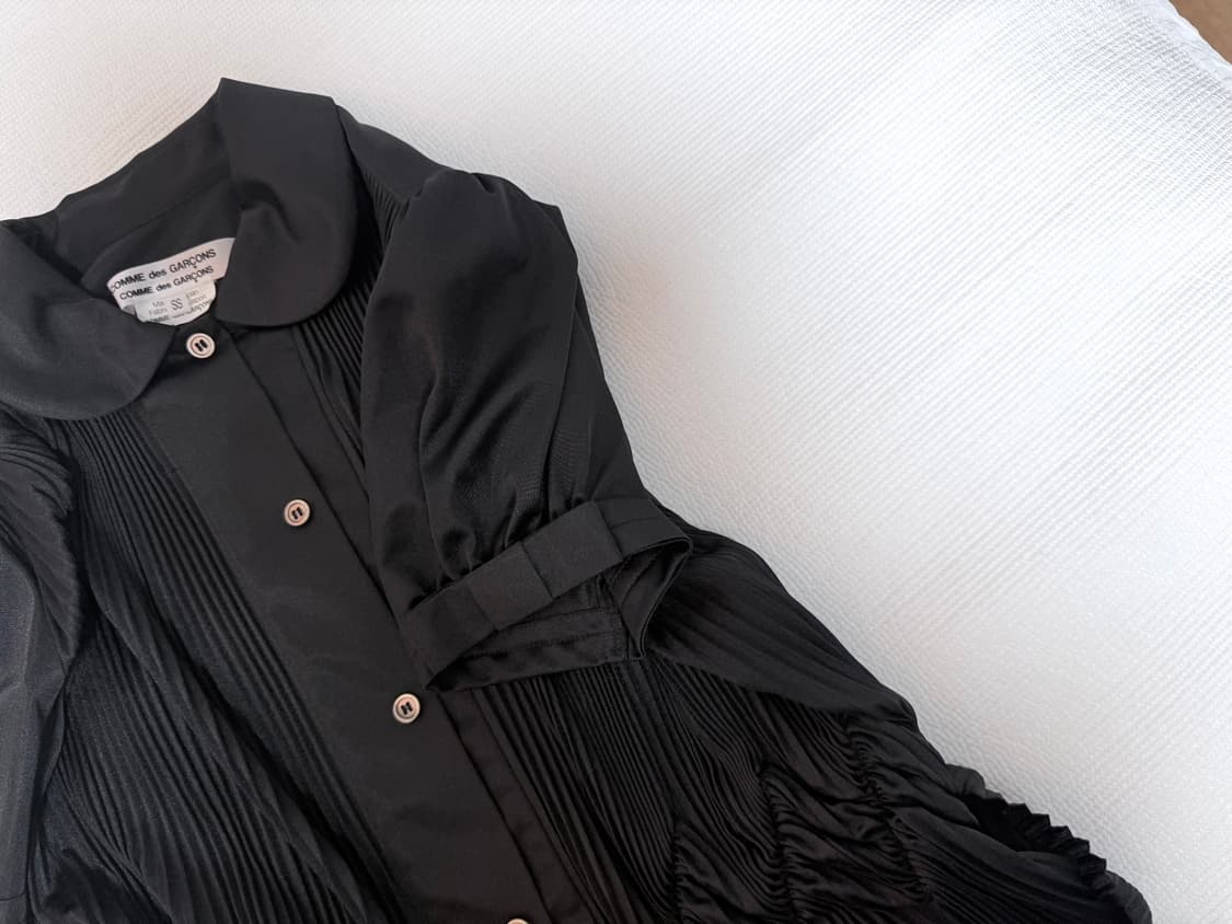 Pleated Round Collar Blouse Black SS 상품이미지4