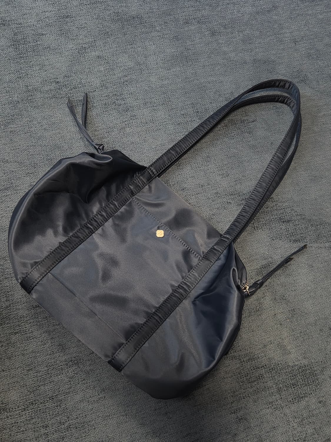 HEEARI Aurora Shirring Duffle Bag_Navy 상품이미지2