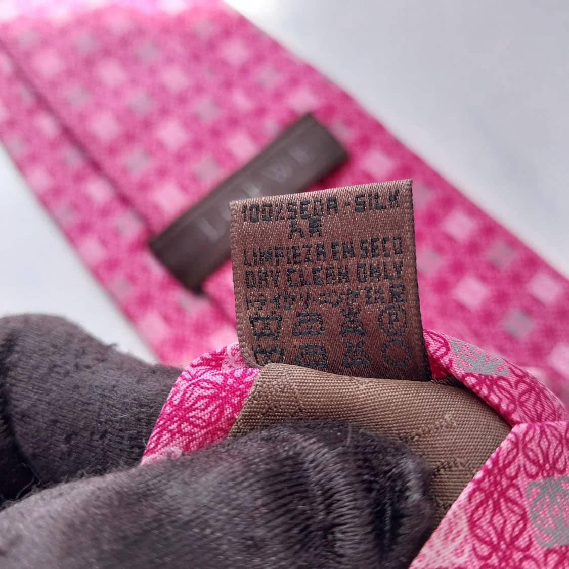 로에베 실크 핑크 패턴 넥타이 9.8cm A+~A등급 K2508
 상품이미지8