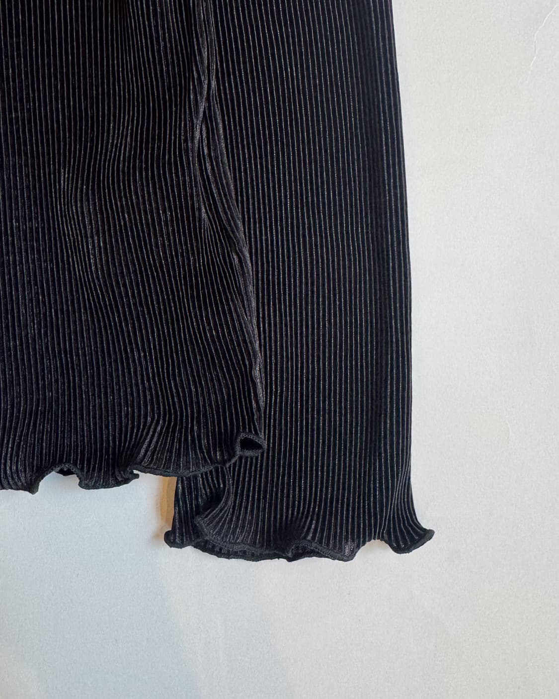 Black Pleated Long Sleeve Top  상품이미지3