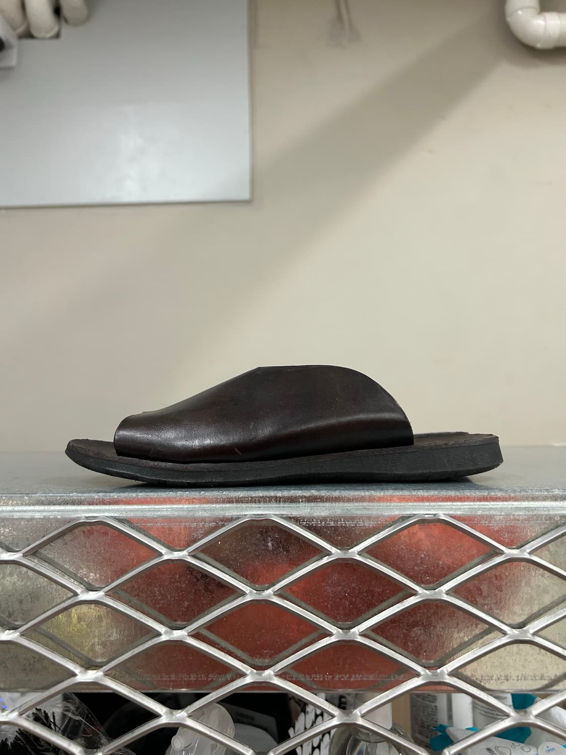 브라도르 V컷 레더 슬리퍼 39 상품이미지1