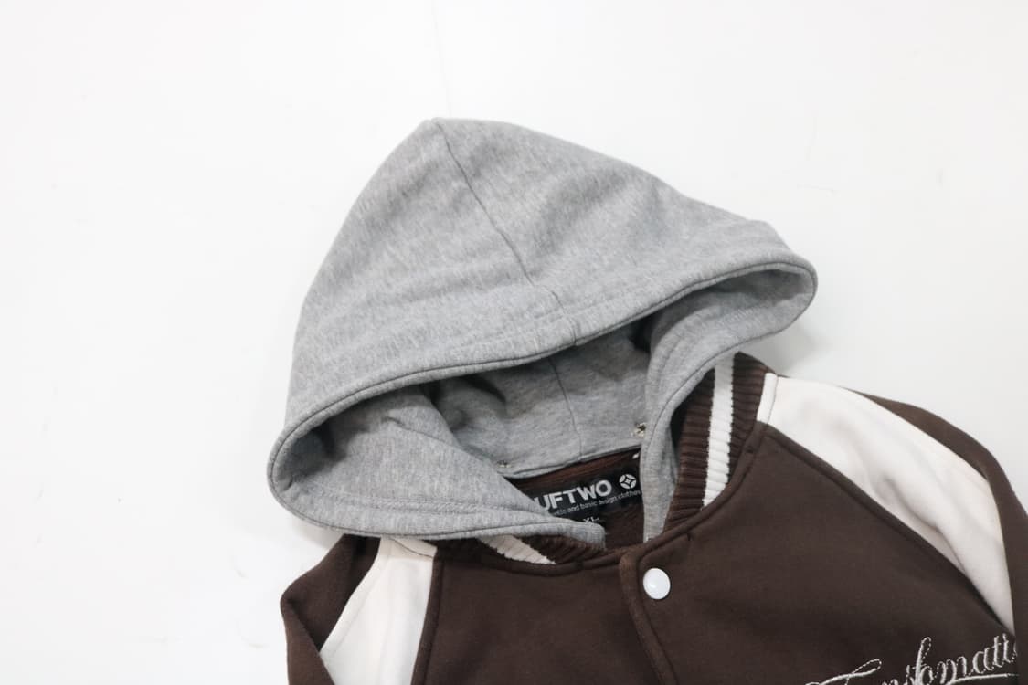 RUFTWO 루프트웨 브라운 배색 레터링 후드 스타디움 자켓 (XL) 상품이미지5