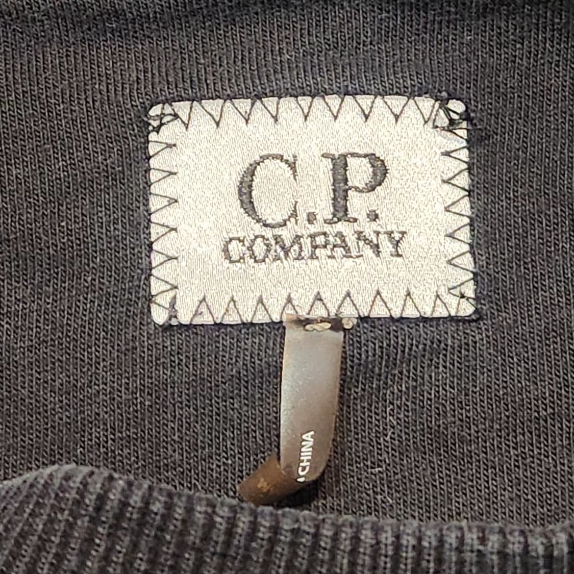 CP컴퍼니 블랙 맨투맨 (M) 상품이미지2