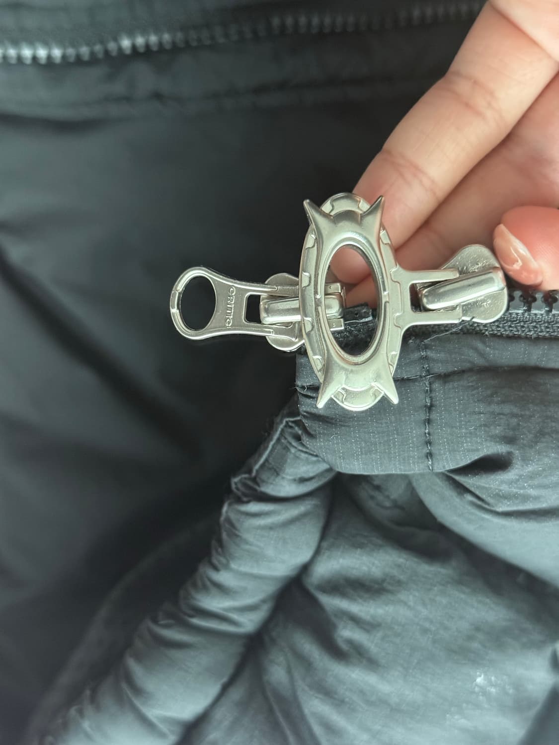 크리틱 웜홀 후드 푸퍼 자켓 패딩 블랙 상품이미지5