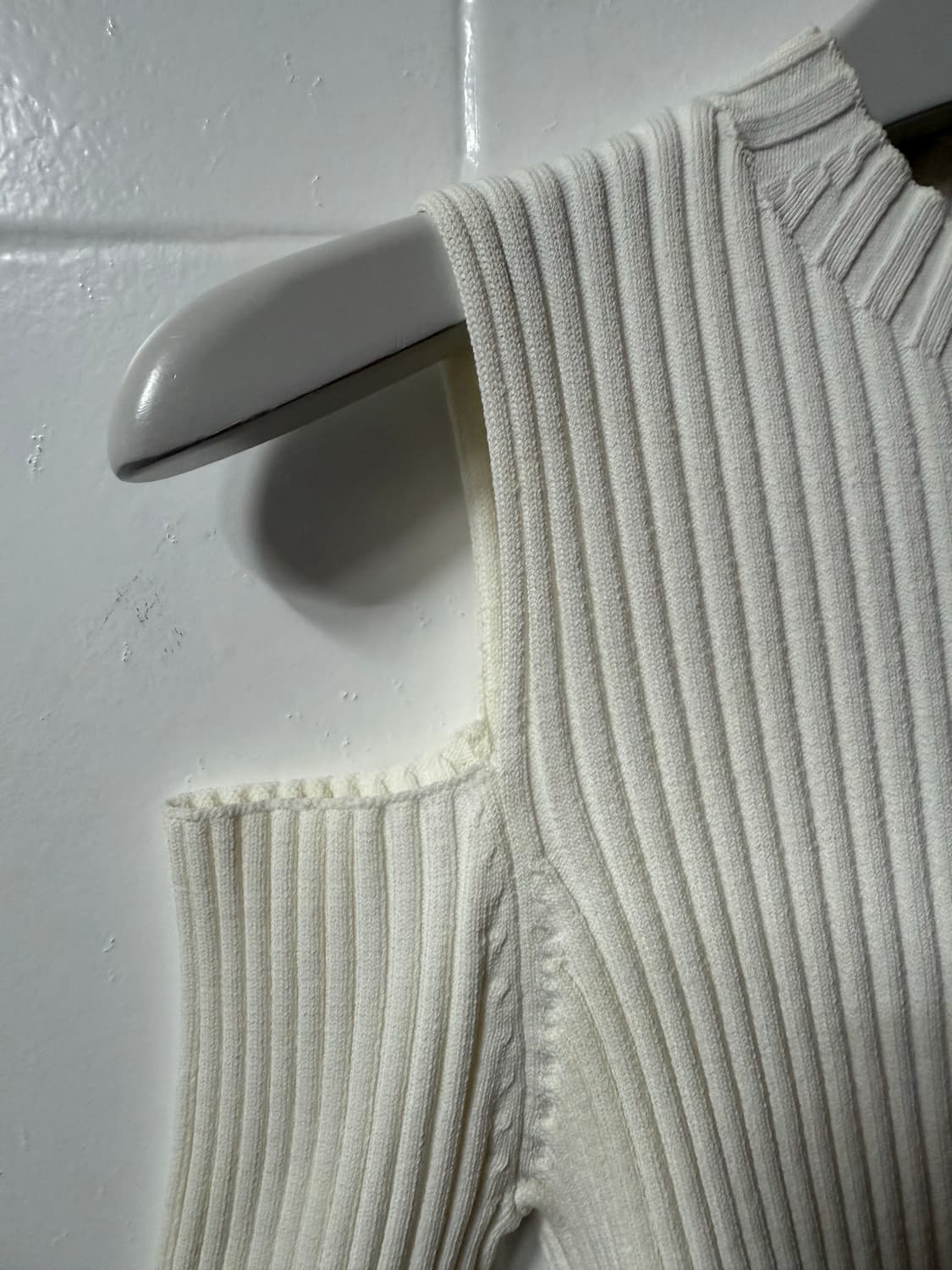 마쥬 어깨트임 니트 (새상품) 상품이미지2