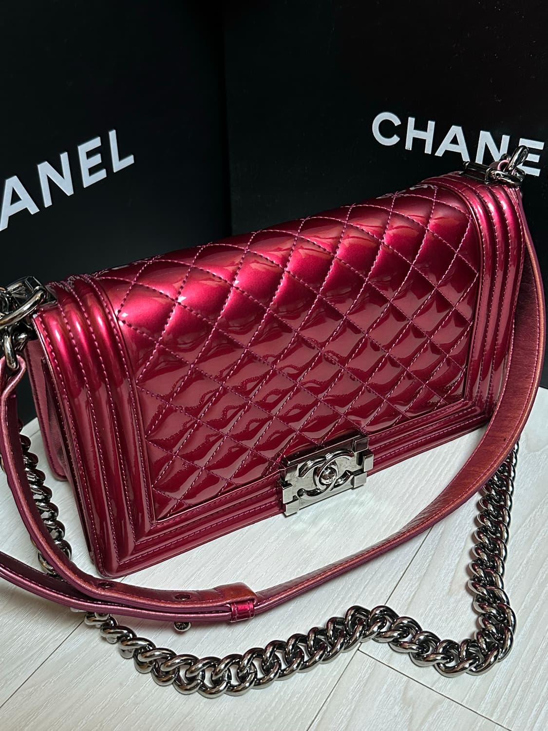 샤넬 카프스킨 체인 보이백 미듐 os 버건디 상품이미지1