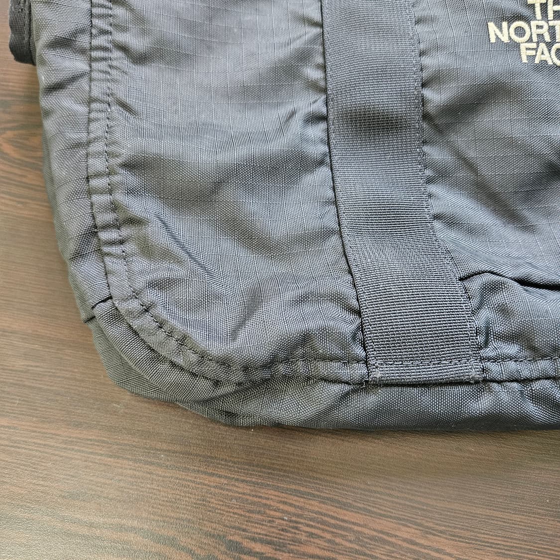 노스페이스 블랙 크로스백 상품이미지4