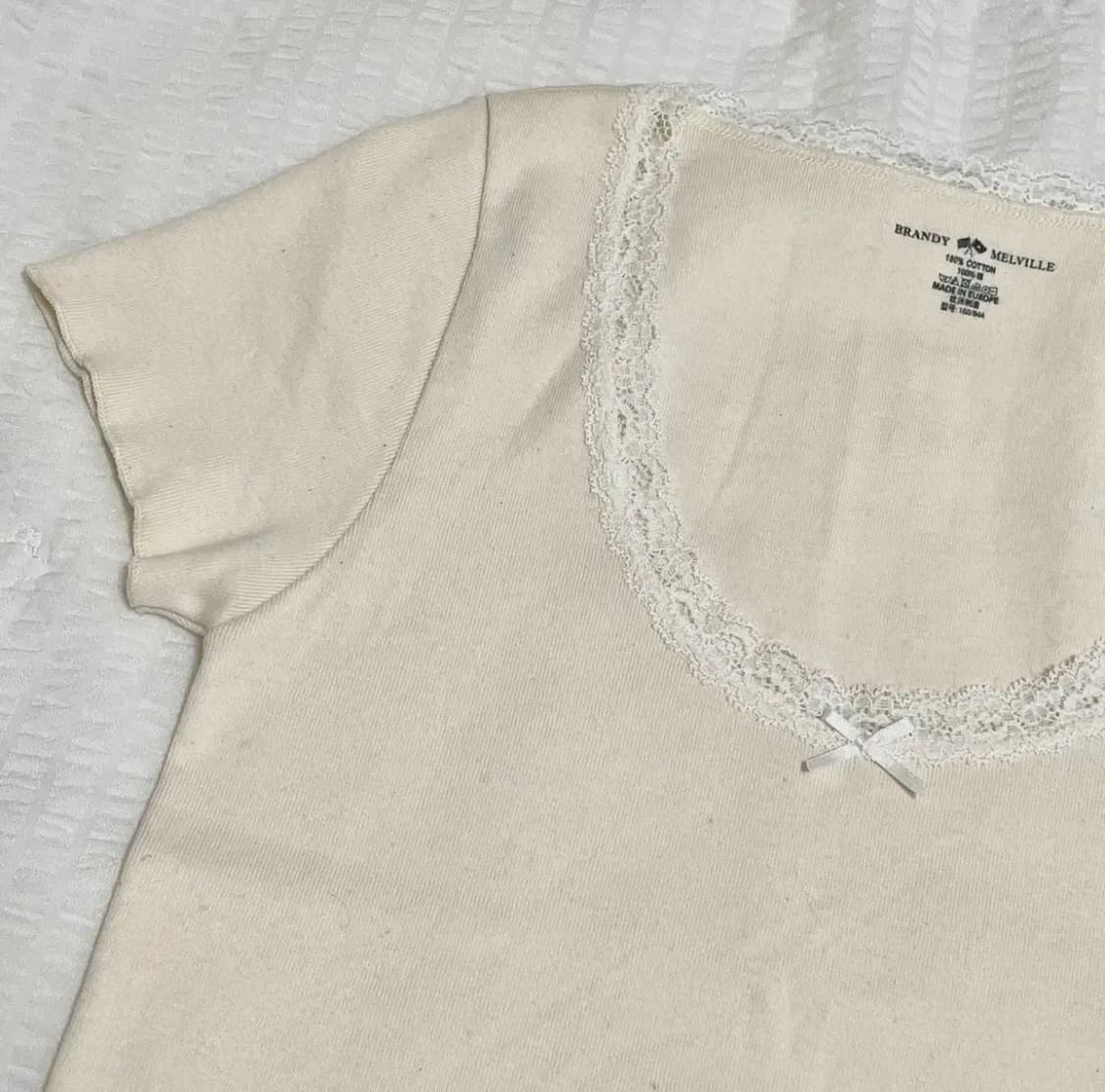 브랜디멜빌 스쿱넥 티셔츠 brandy melville 크림 상품이미지5
