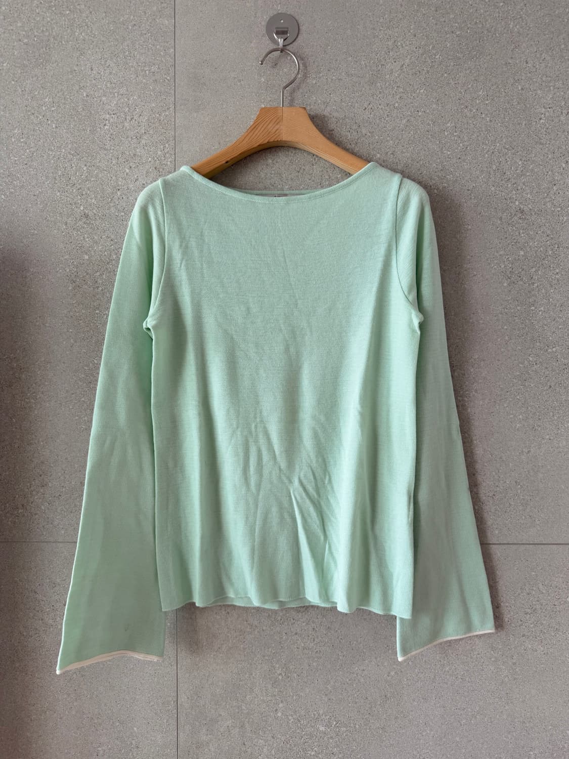 에잇세컨즈 민트색 긴팔 얇은 니트 보트넥 상품이미지1