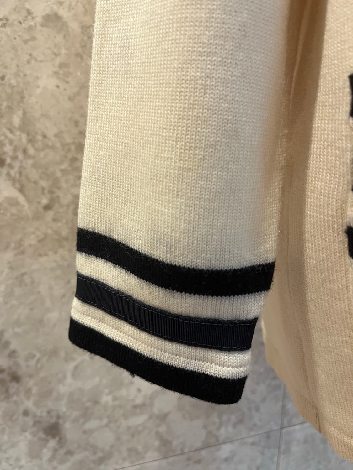 페라가모 아이보리 가디건 S 정품 상품이미지4