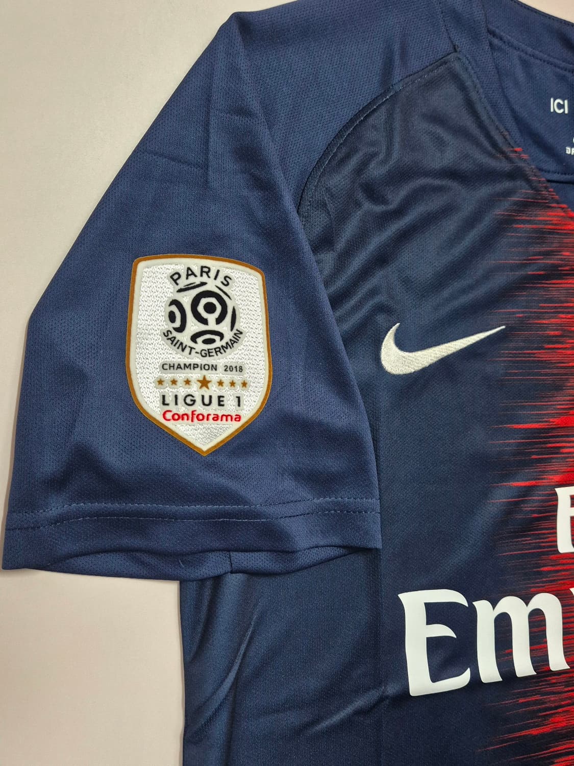 18-19시즌 파리생제르망 네이마르 홈 유니폼 M사이즈 상품이미지4