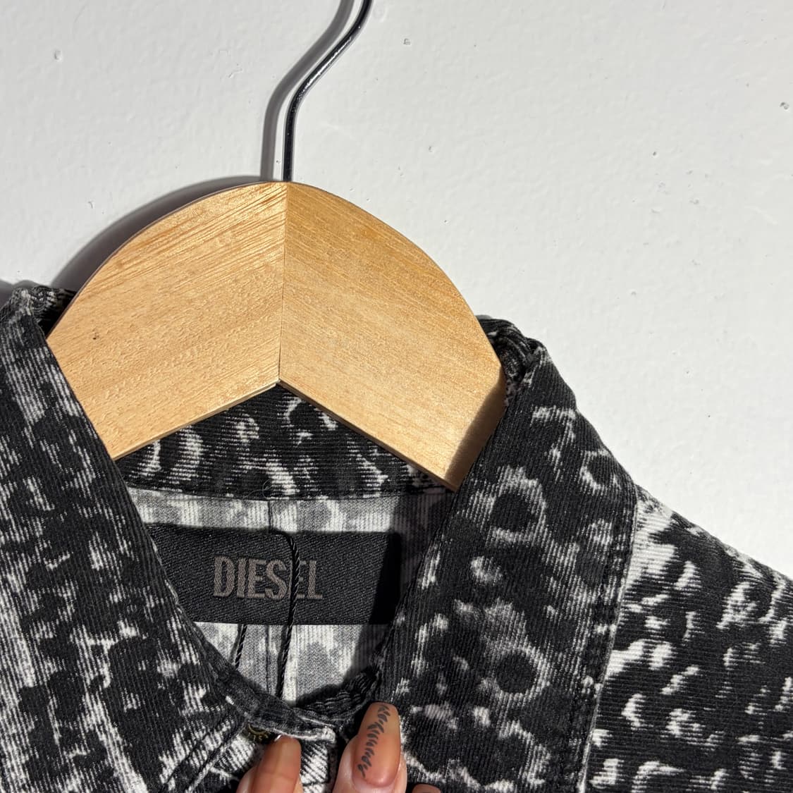 디젤 빈티지 애니멀 패턴 블랙 & 그레이 셔츠 (무료배송) 상품이미지3