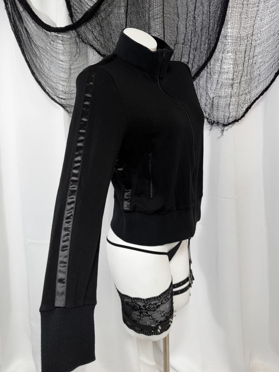 black zip up 상품이미지1