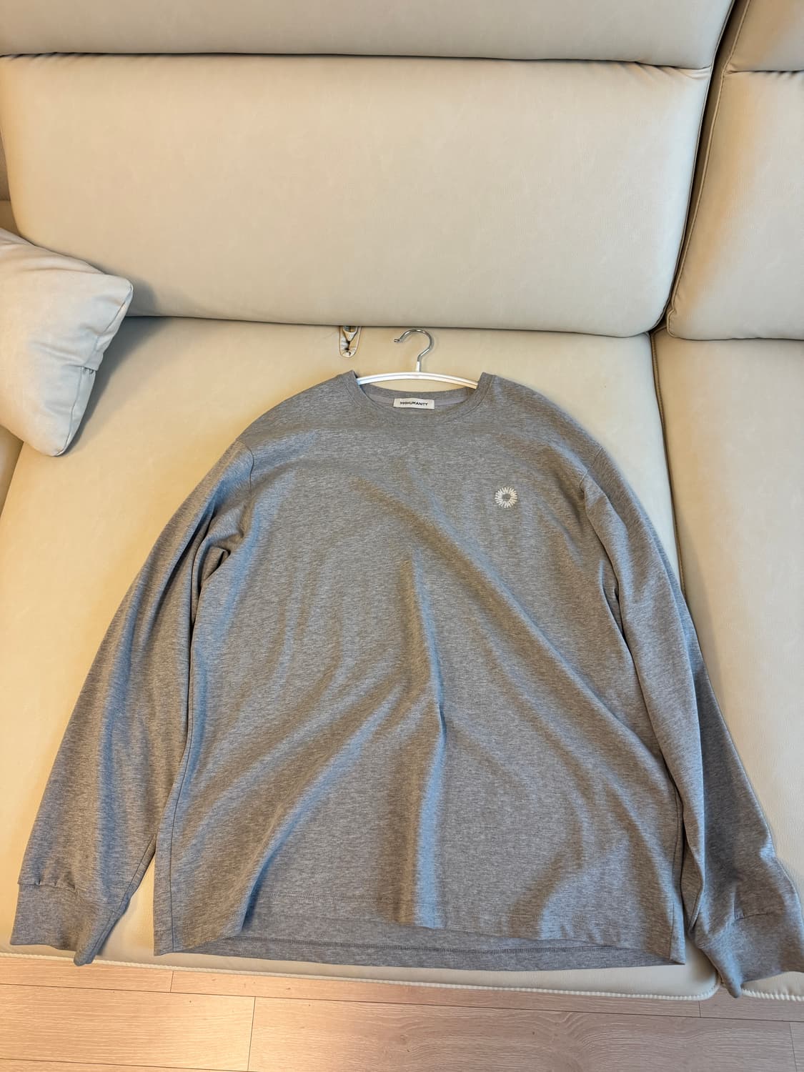 999휴머니티 롱슬리브 판매 상품이미지1