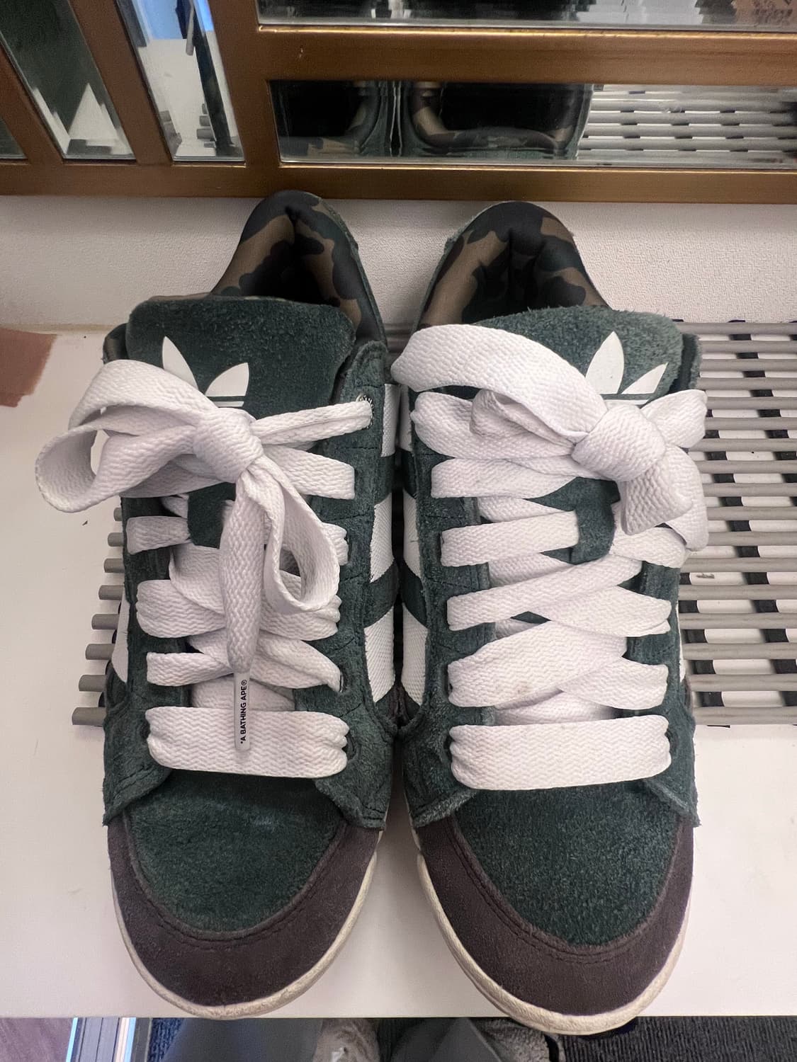 베이프 아디다스 로우수트 쉐도우 그린 클라우드 화이트 상품이미지1