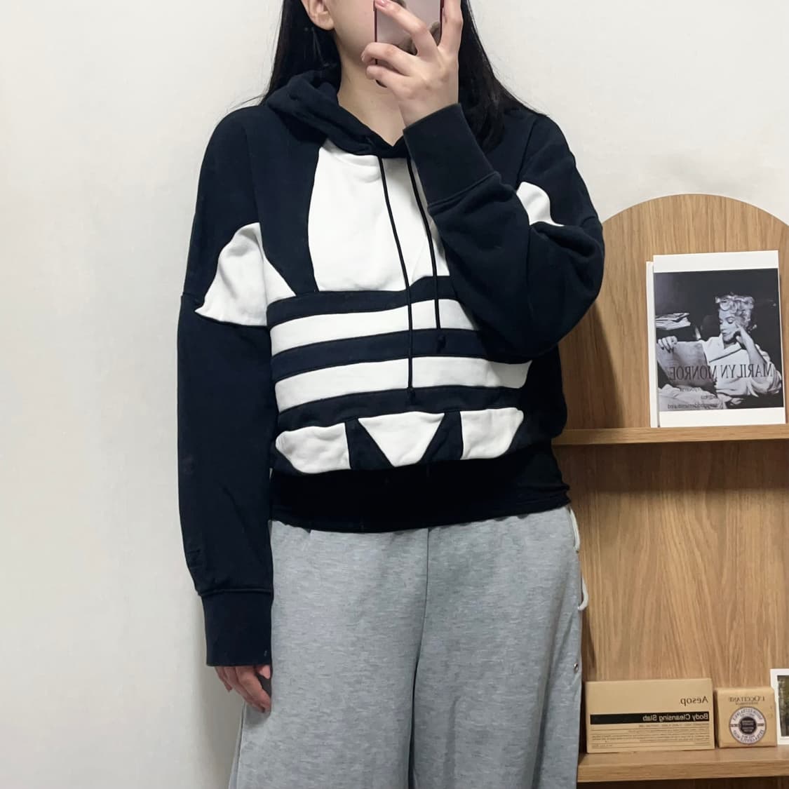 [정품] 아디다스 블랙 빅트레포일 크롭 후드티 [ M ] 상품이미지1