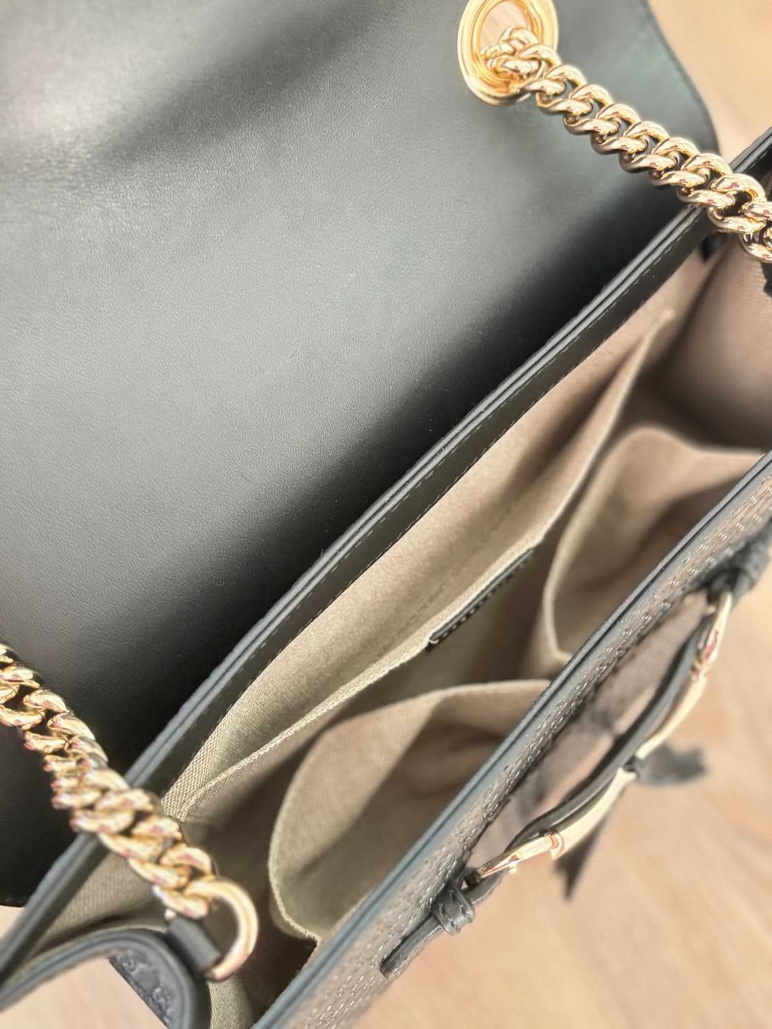 구찌 마이크로시마 체인백 (상태최상) 상품이미지9