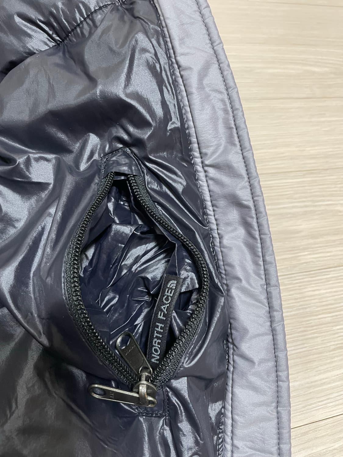 노스페이스 700 눕시 패딩 조끼 그레이 M 95-100 상품이미지5