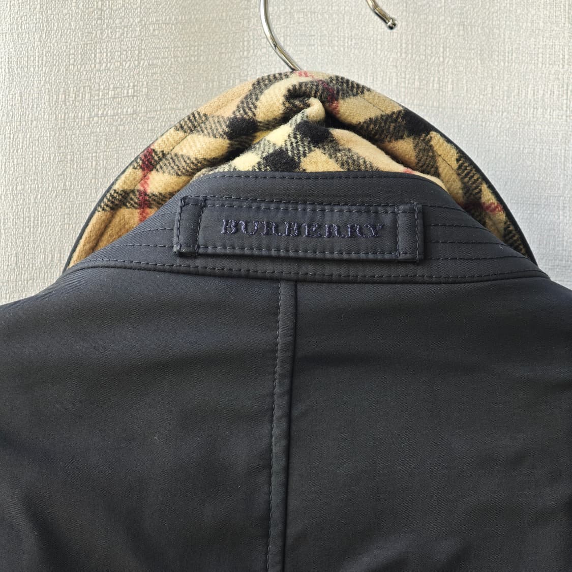 버버리 클래식 레글런 코트 블랙 48 상품이미지8