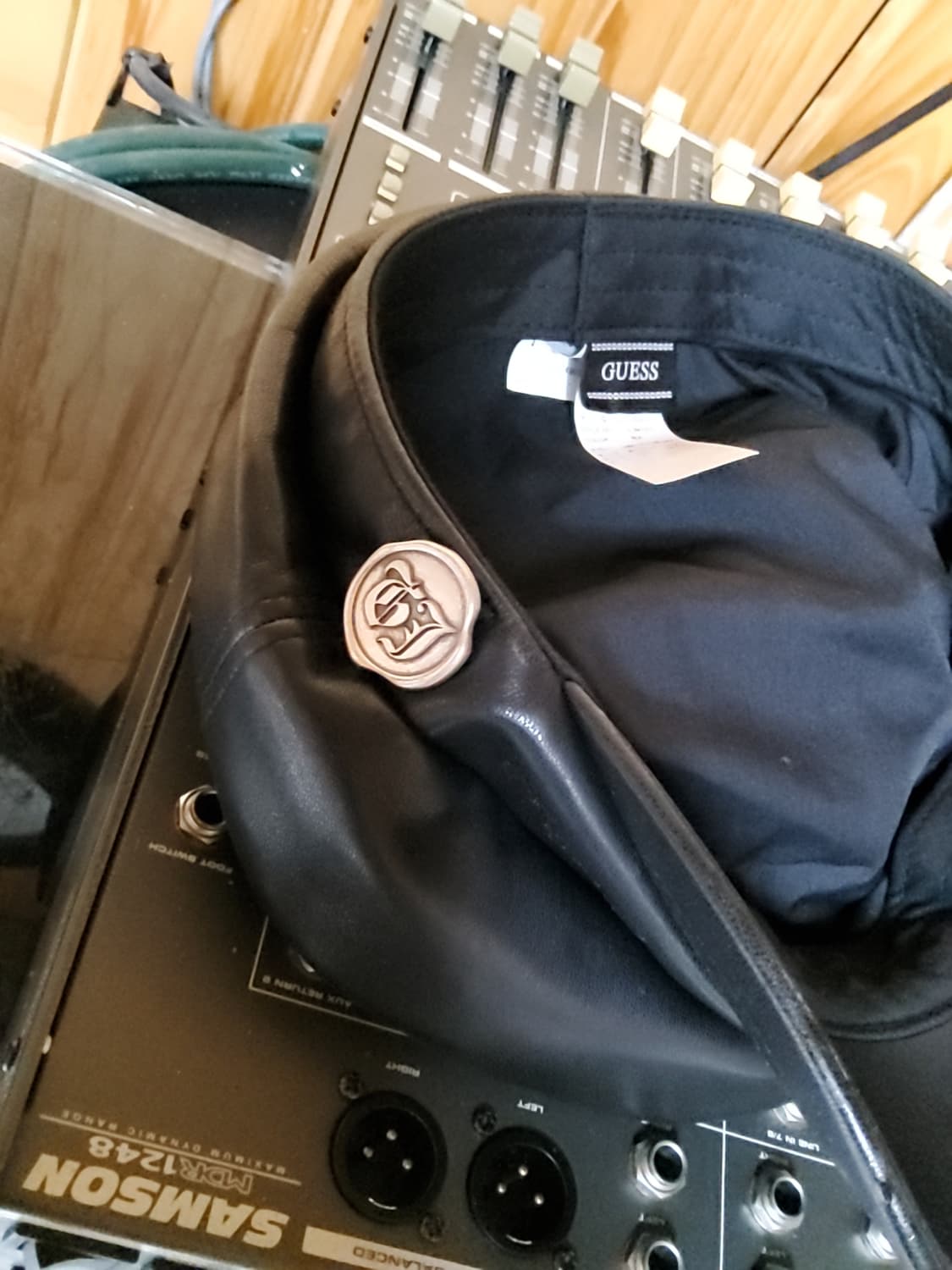 Guess 게스 레더캡 모자 상품이미지3