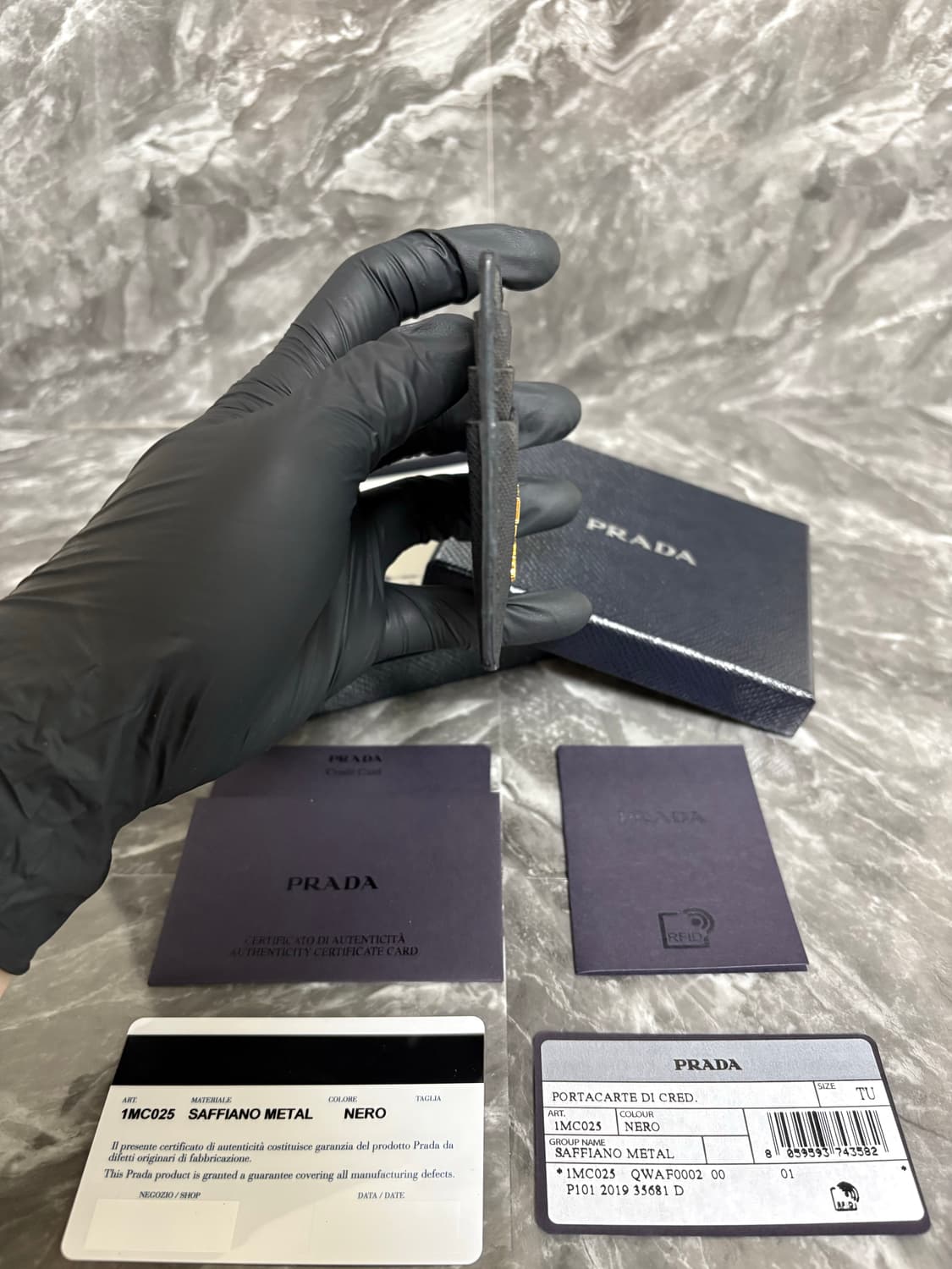 프라다 사피아노 메탈 금장로고 카드지갑 상품이미지4
